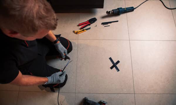 Slik-reparerer-vi-odelagte-varmekabler